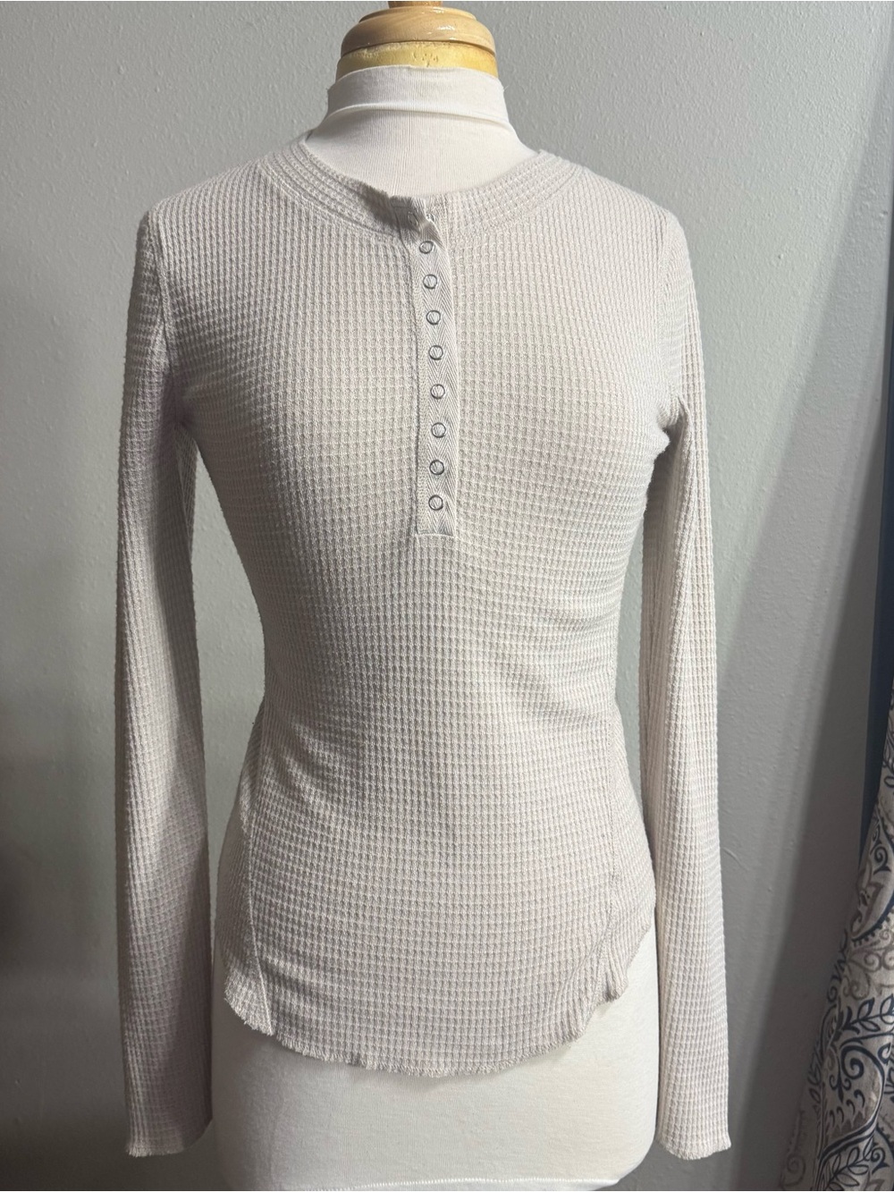 Zenana Outfitters Cream Waffle Henley Long-Sleeve Top Large
